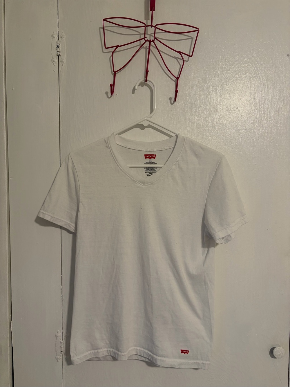 Levi's women White V-Neck Cotton Tee